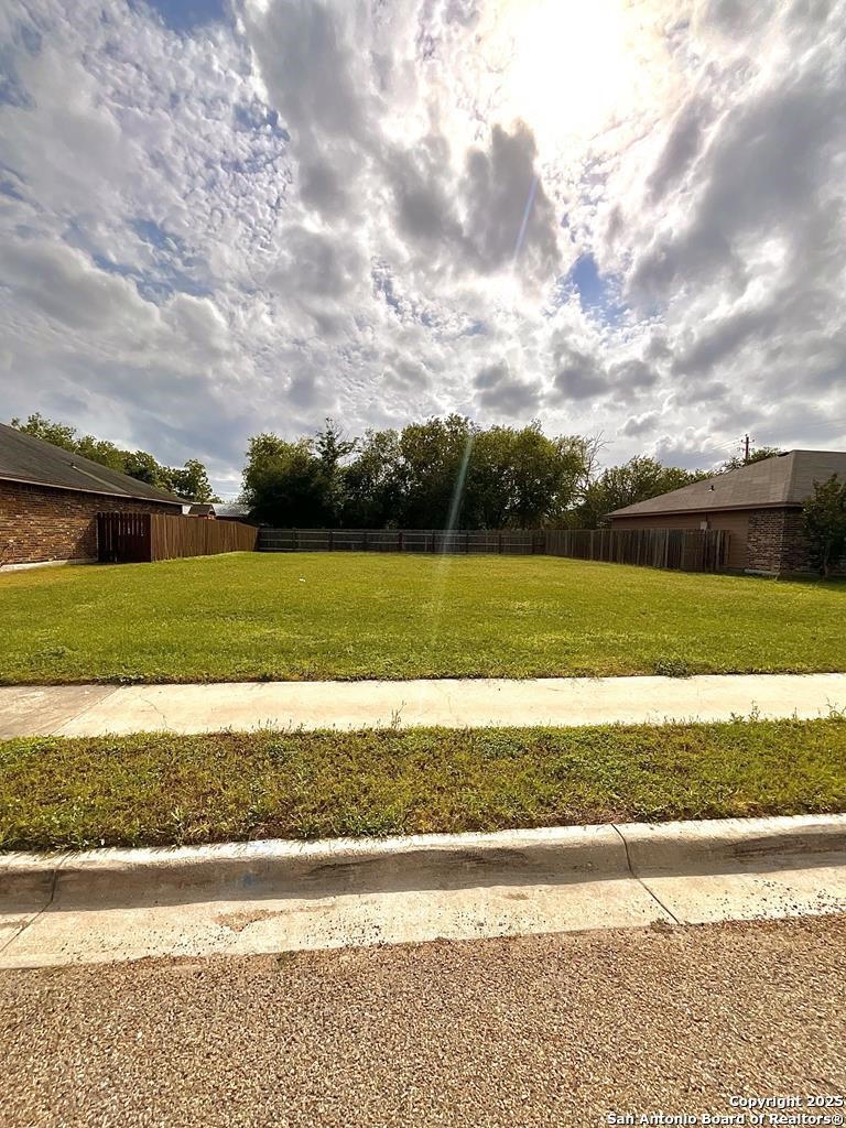 1011 Blue Crest Property Photo 1