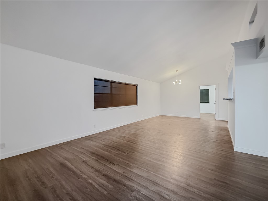 302 Easy B Property Photo 6