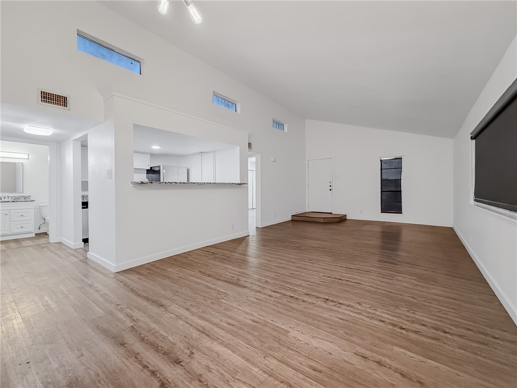 302 Easy B Property Photo 7