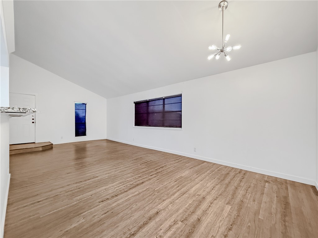 302 Easy B Property Photo 8