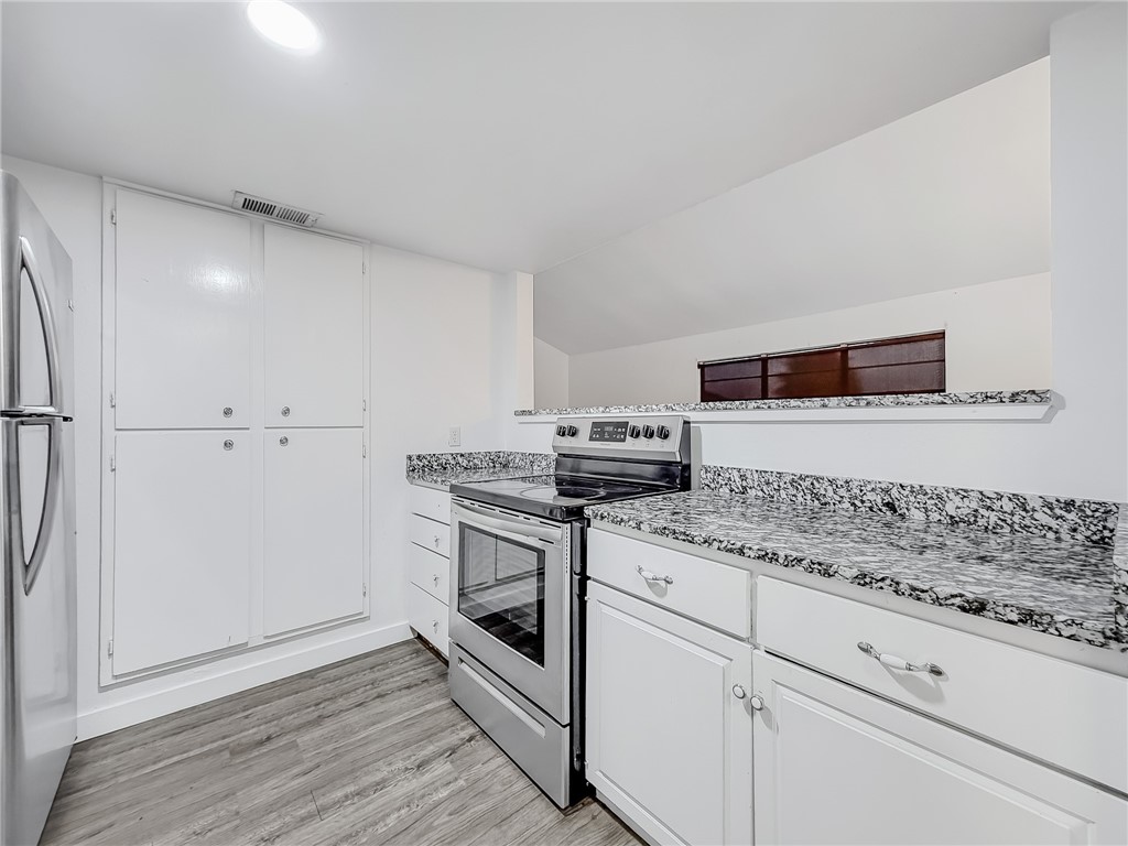 302 Easy B Property Photo 10