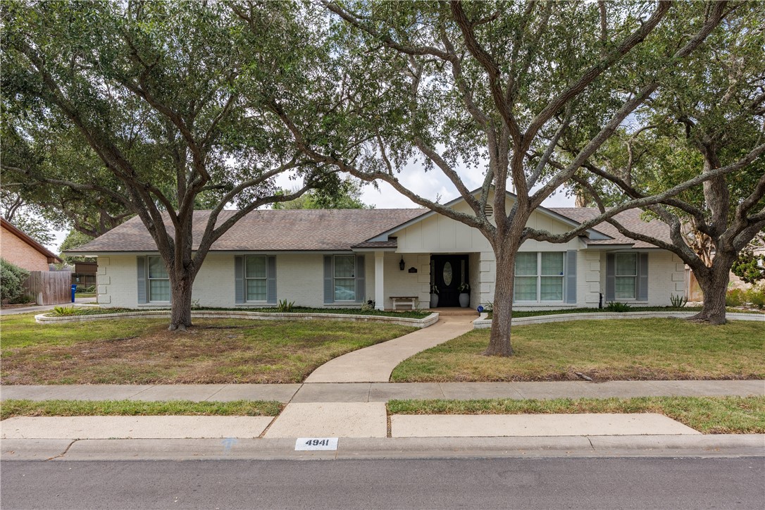 4941 Greenbriar Dr Property Photo 1