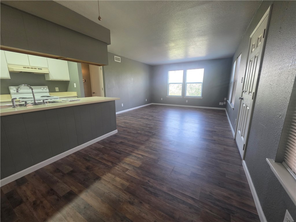 659 Redwood Ave 759 #2 Property Photo 5