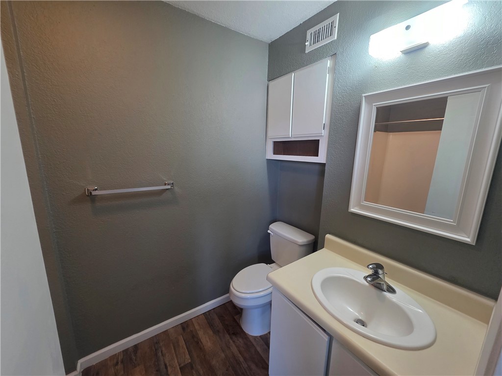 659 Redwood Ave 759 #2 Property Photo 9
