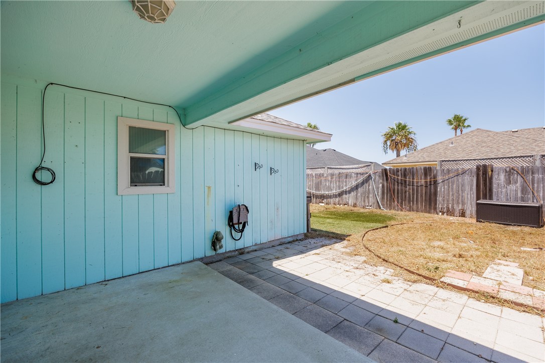 13834 Flintlock Dr Property Photo 6