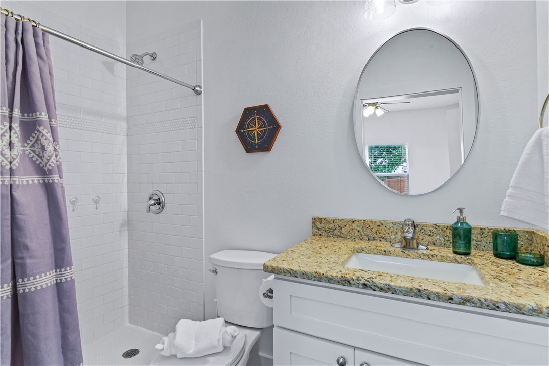 300 Rustic Oak Property Photo 7