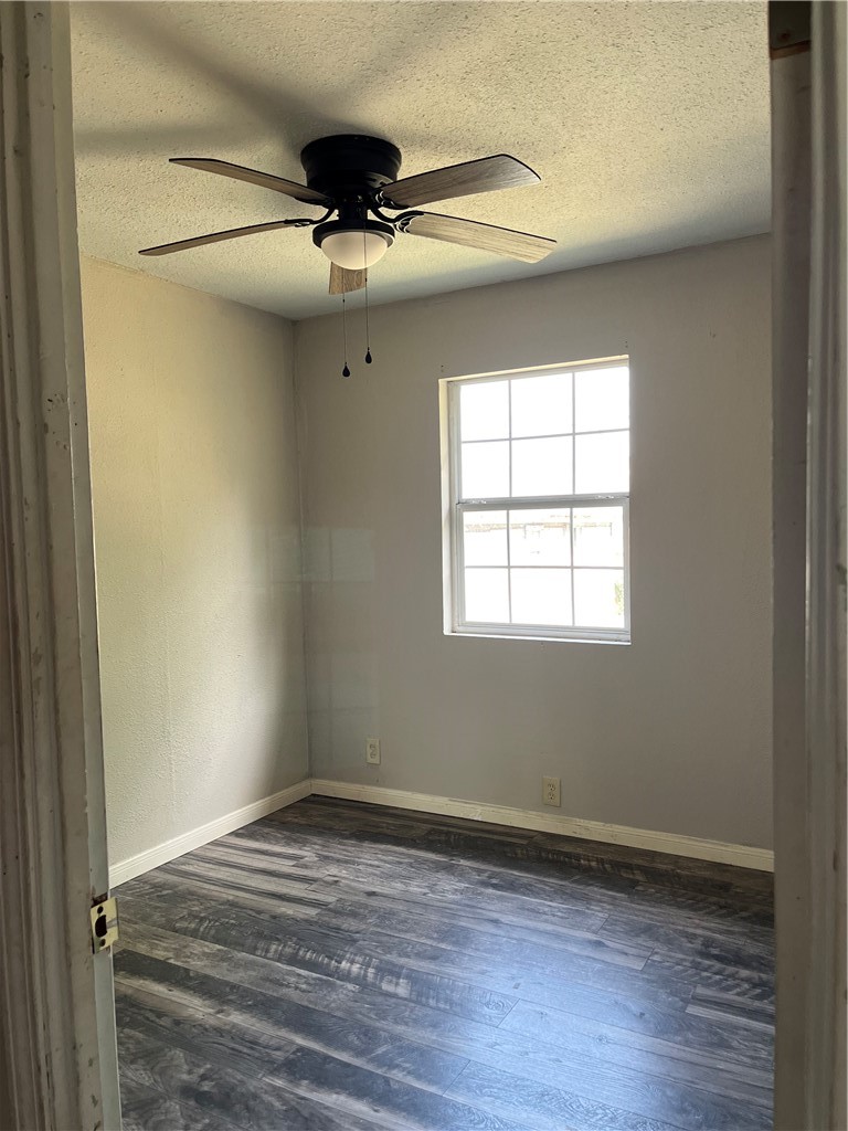 4418 Vestal St Property Photo 9