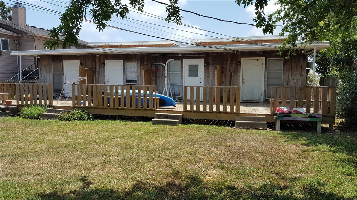 5832 Alameda St D Property Photo 9