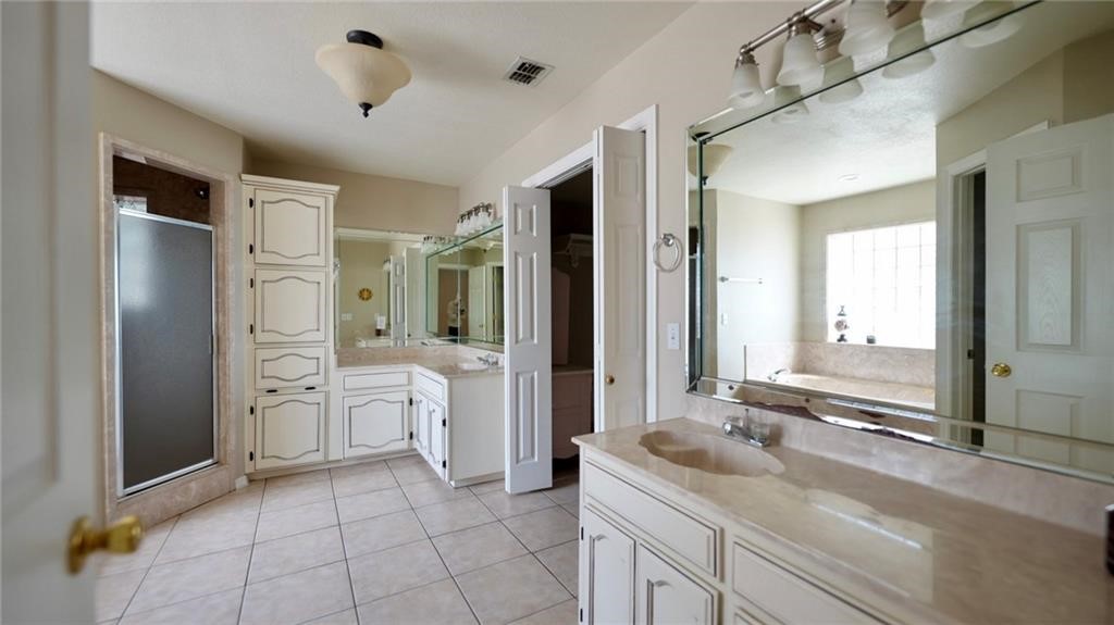 240 County Road 2112 Property Photo 11