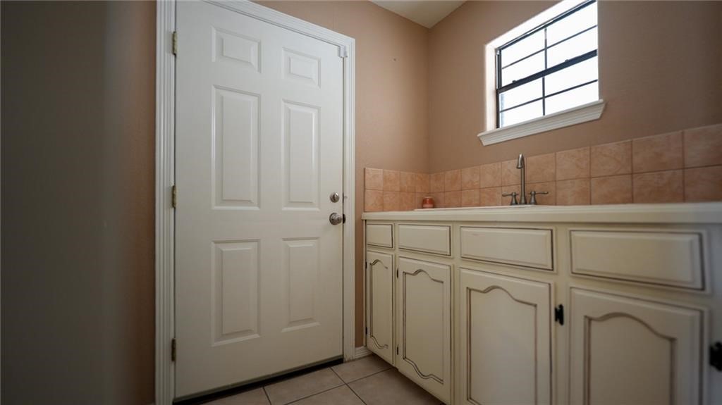 240 County Road 2112 Property Photo 15