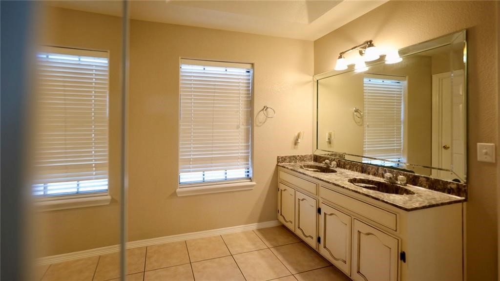 240 County Road 2112 Property Photo 18