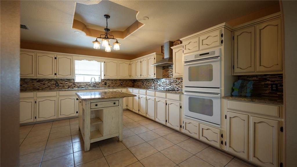 240 County Road 2112 Property Photo 20