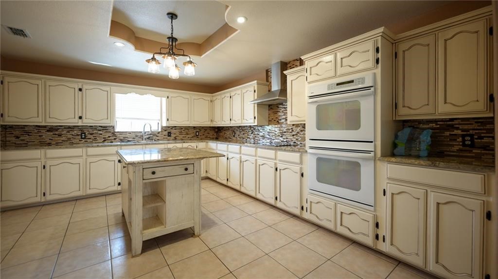240 County Road 2112 Property Photo 21