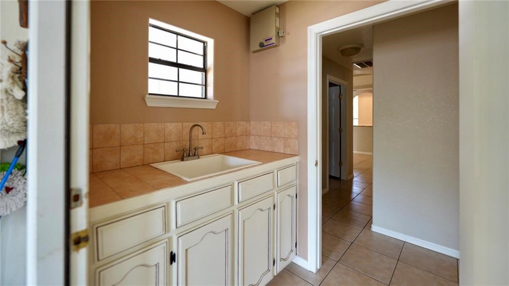 240 County Road 2112 Property Photo 22