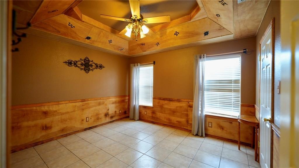 240 County Road 2112 Property Photo 23