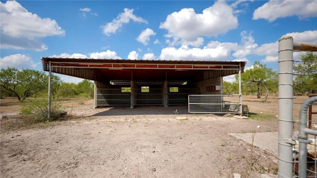 240 County Road 2112 Property Photo 27
