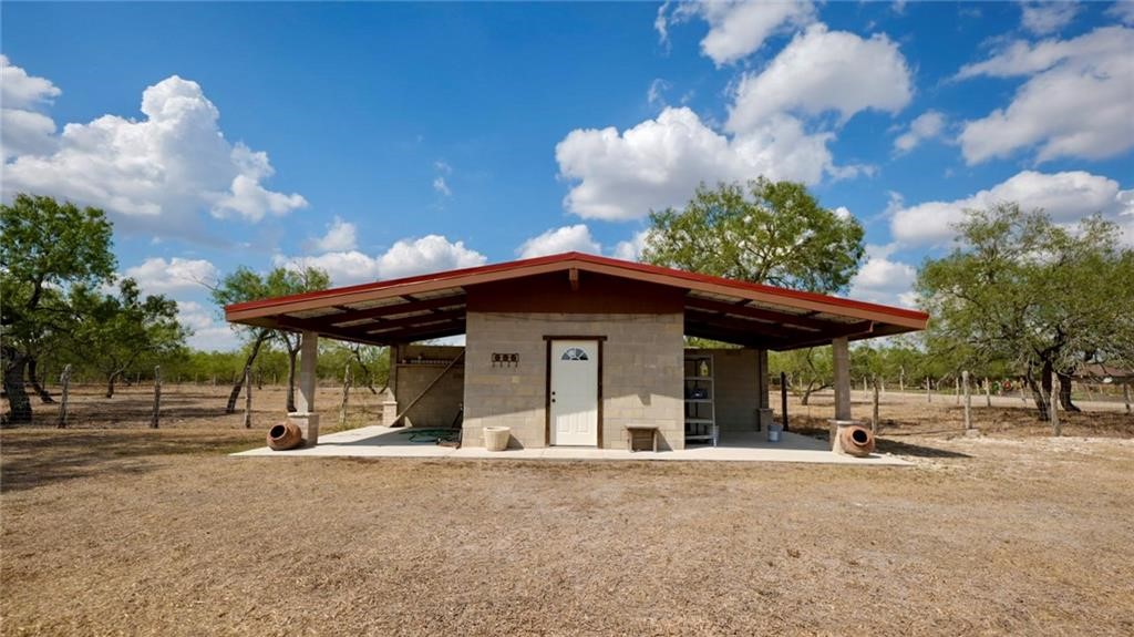 240 County Road 2112 Property Photo 29