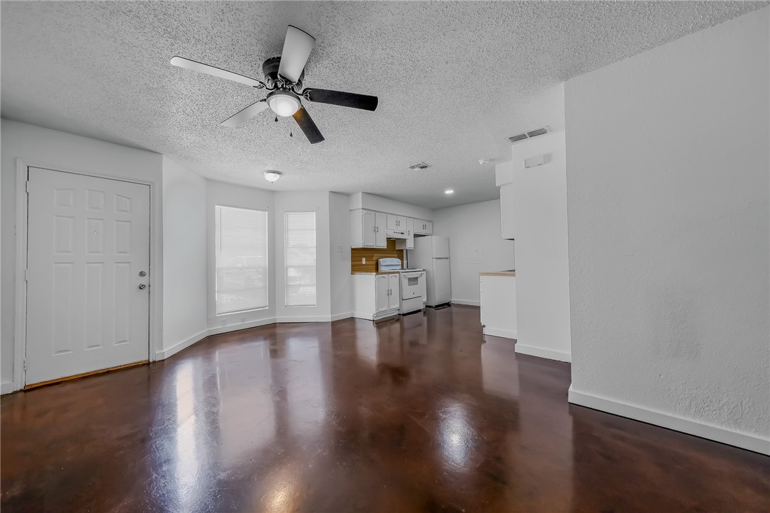 6641 Rhine Dr B Property Photo 5