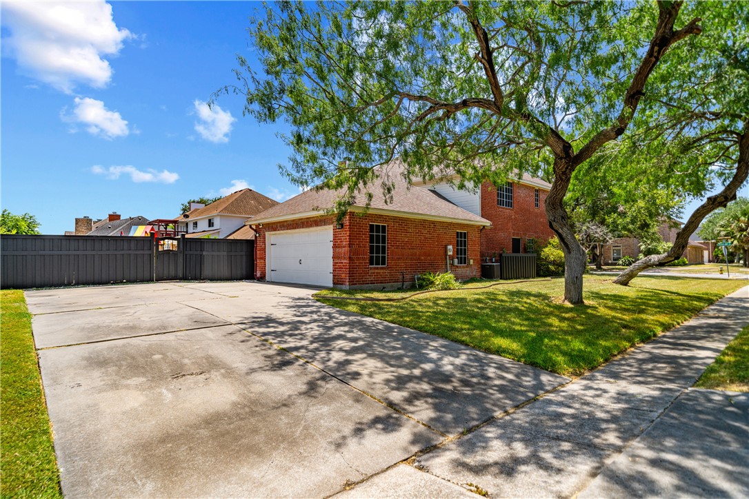 7602 Dijon Lake Dr Property Photo 36