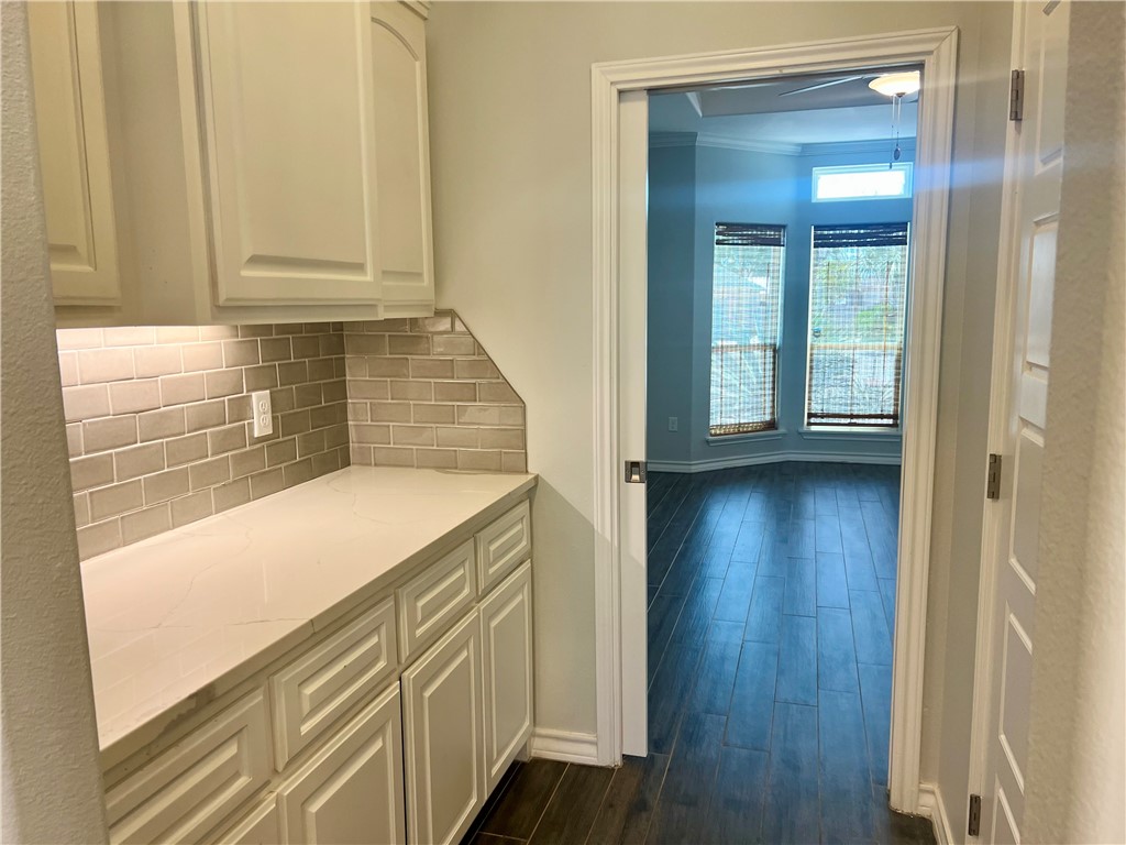 13922 Suntan Ave Property Photo 8