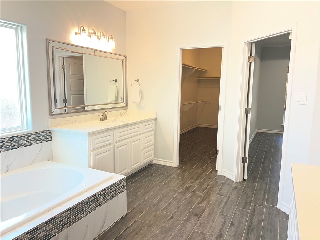 13922 Suntan Ave Property Photo 33