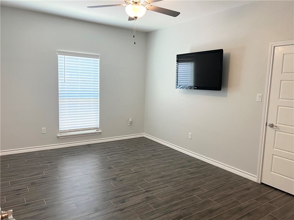 13922 Suntan Ave Property Photo 38