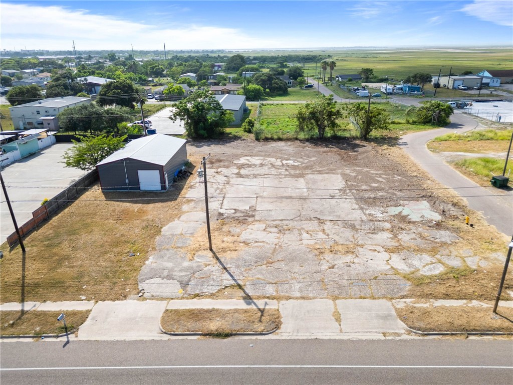 402,406,410 Nas Dr Property Photo 1
