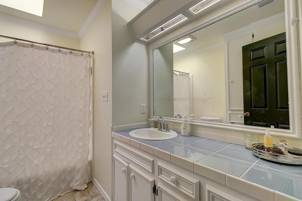 3417 Newcastle Property Photo 17