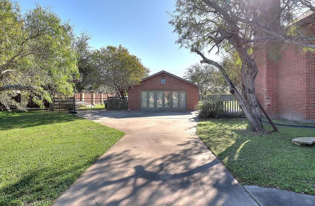 3417 Newcastle Property Photo 24