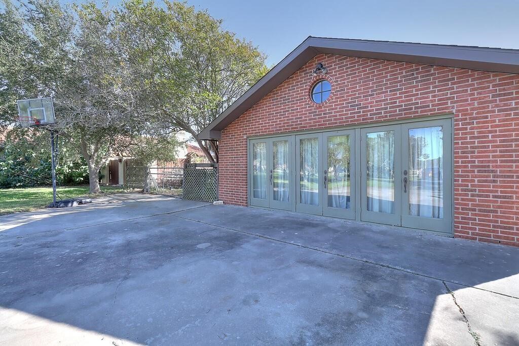 3417 Newcastle Property Photo 25