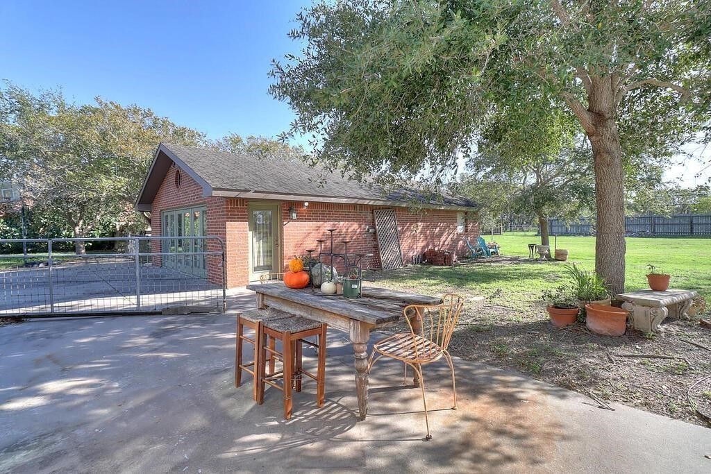 3417 Newcastle Property Photo 28