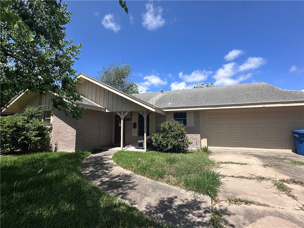 825 Crestview Dr Property Photo 1