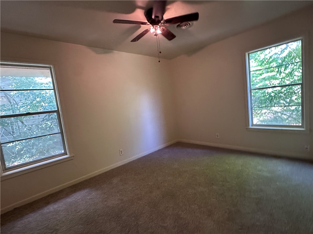 825 Crestview Dr Property Photo 9