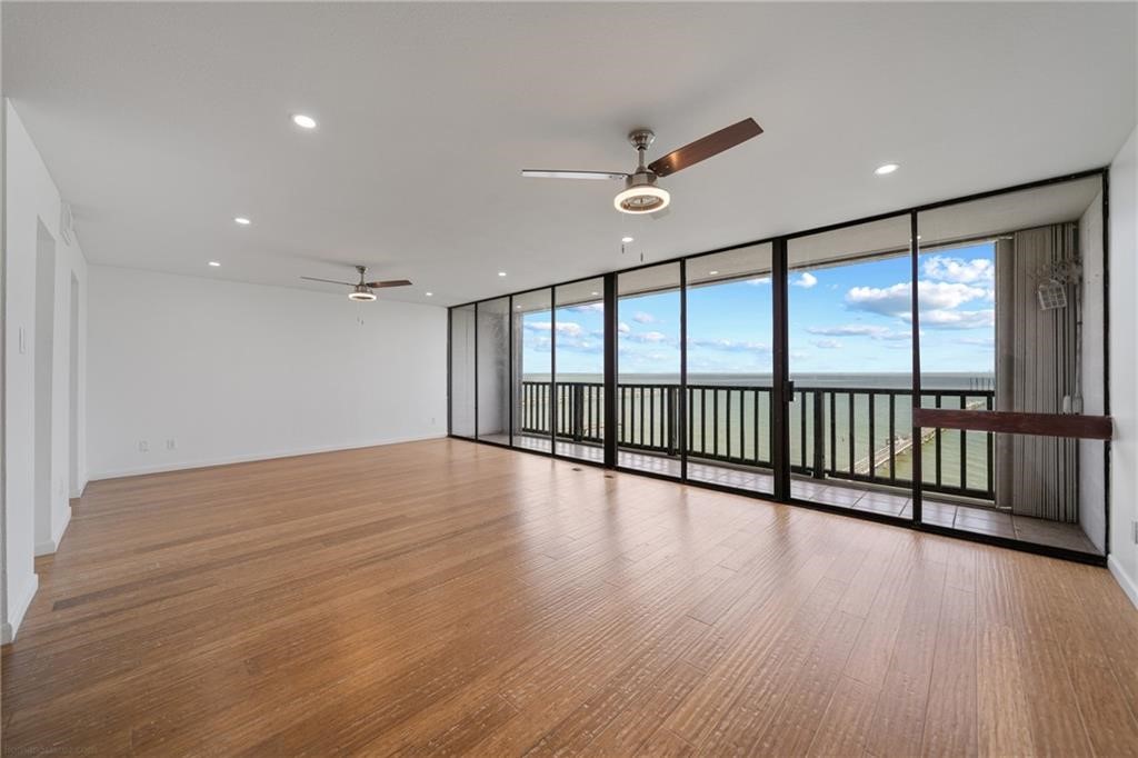 4334 Ocean Dr 605 Property Photo 11