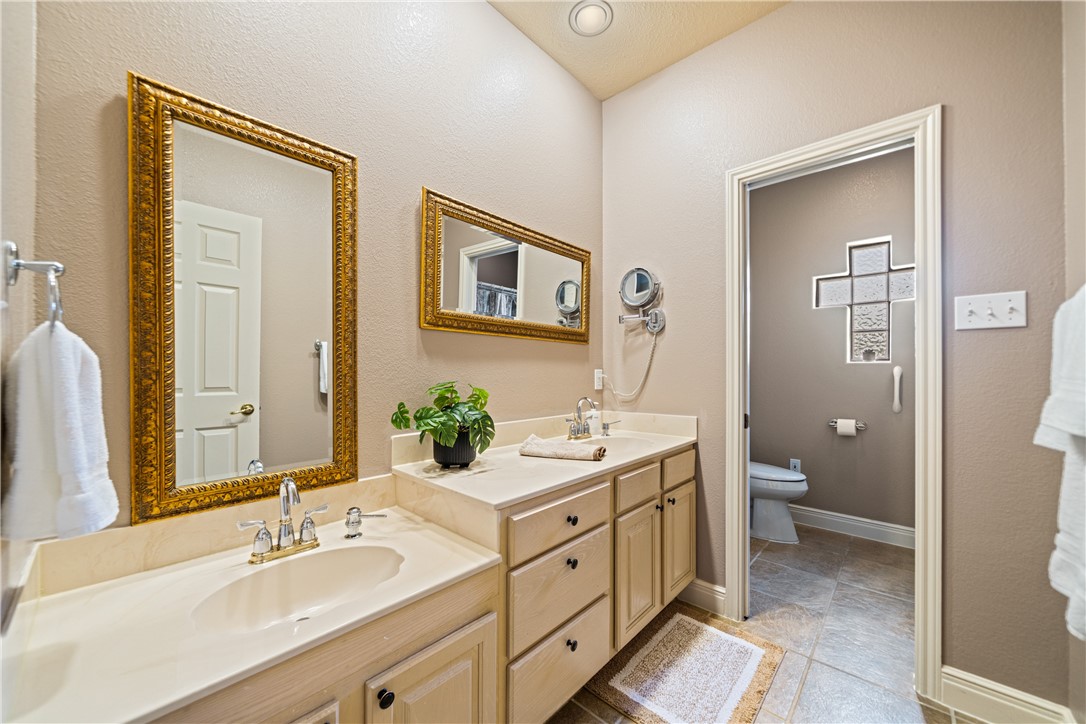 5402 King Acres Dr Property Photo 22
