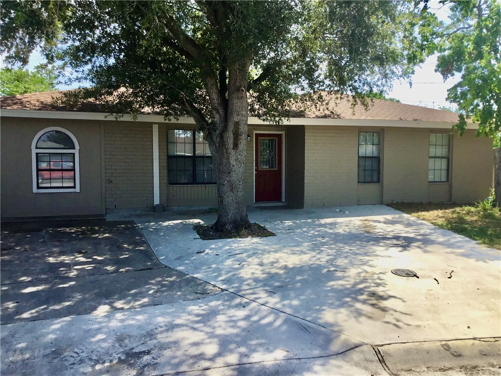 1110 Green Lane Dr Property Photo 1