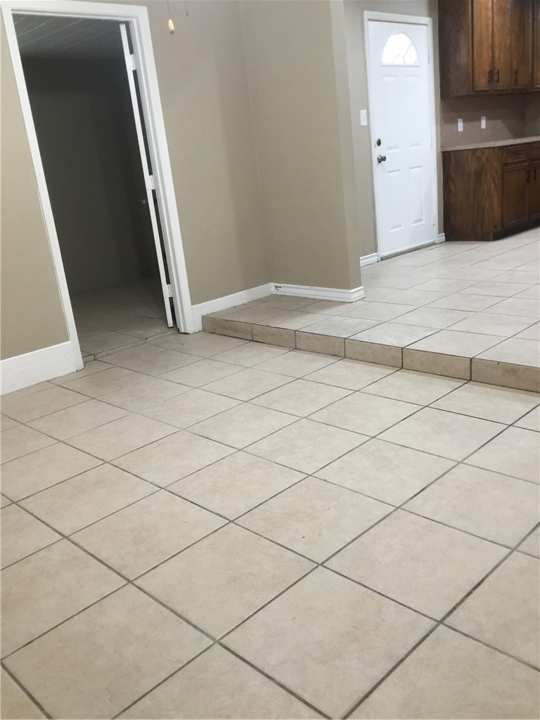 1110 Green Lane Dr Property Photo 6