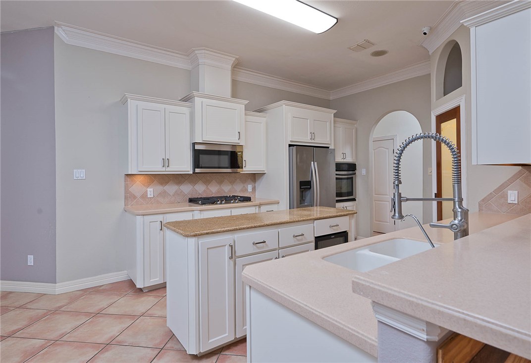 7601 Bon Soir Property Photo 14