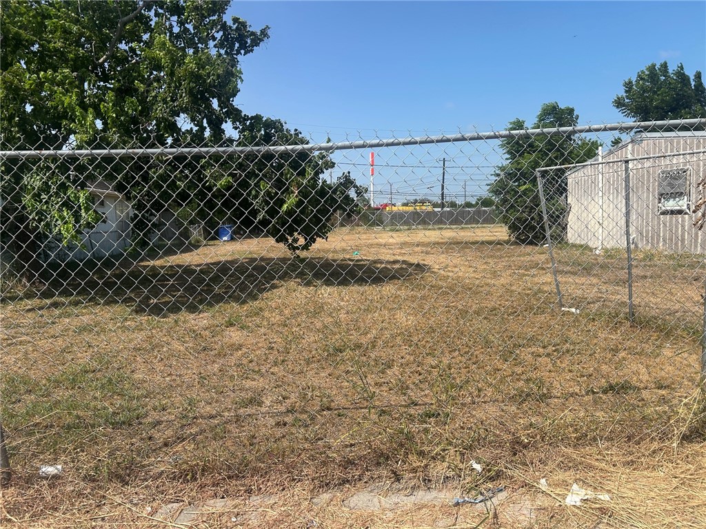 2741,2745 S. Port Ave Property Photo 3