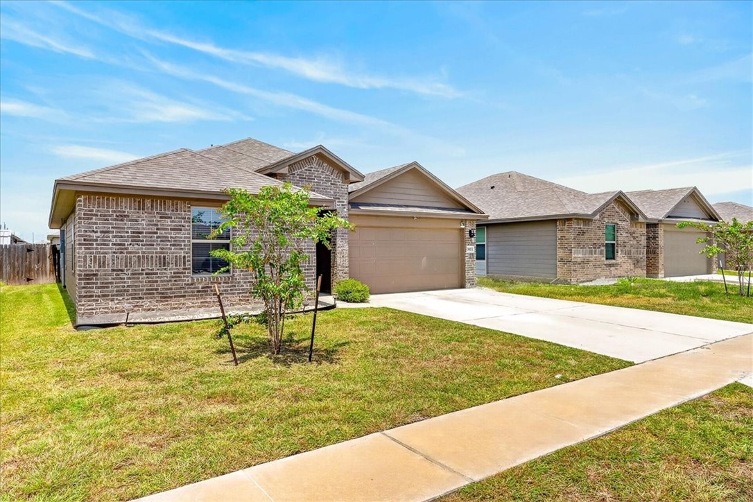 3913 Targaryen Way Property Photo 32