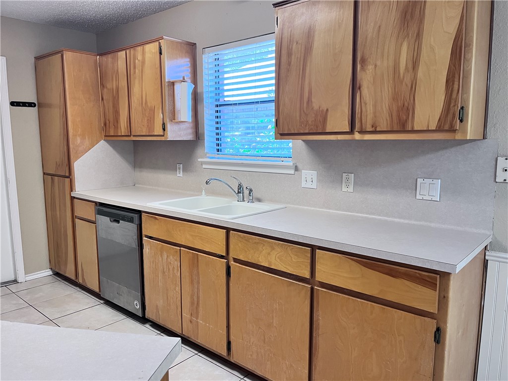 2226 Pebble Beach Dr Property Photo 18