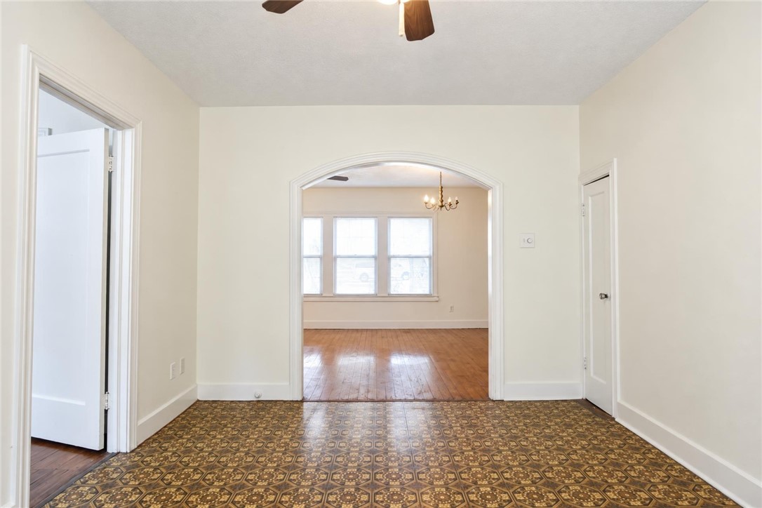 312 N Monroe St Property Photo 5