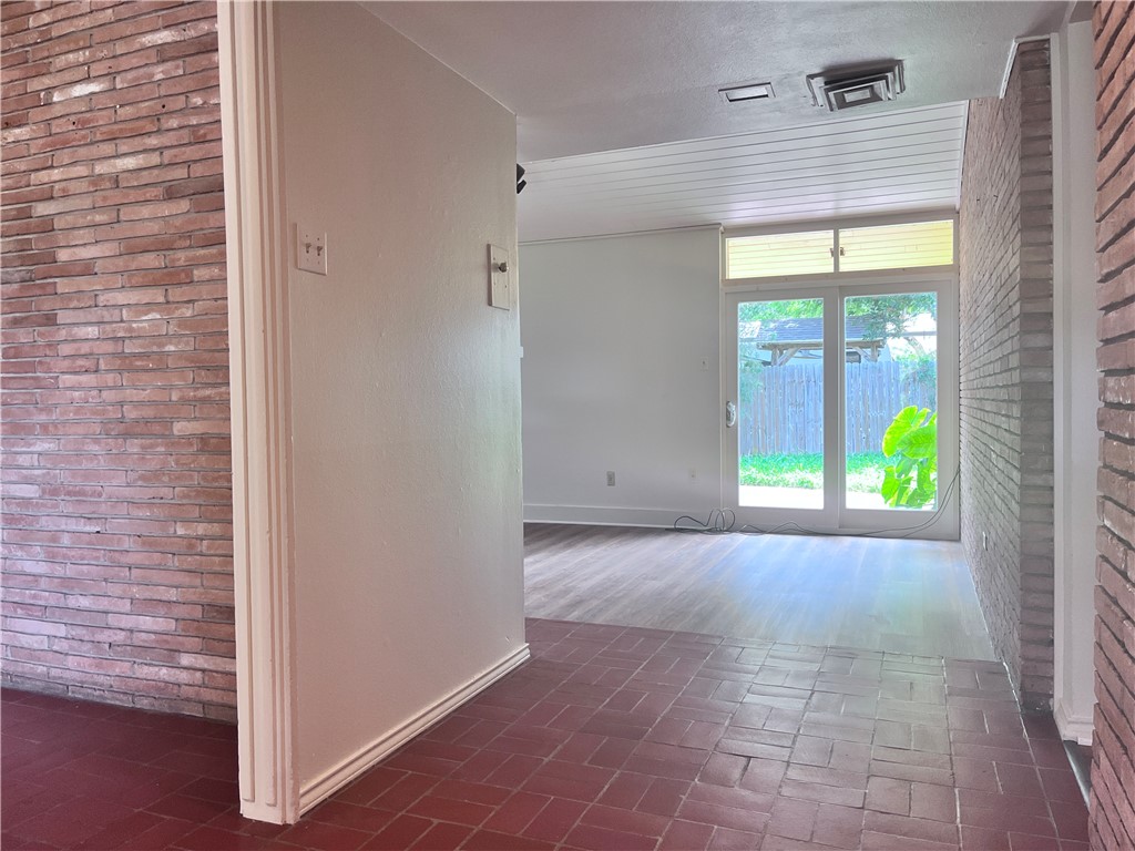 114 E Janin Cir Property Photo 3