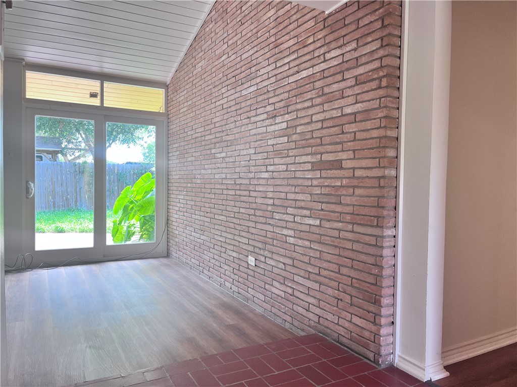 114 E Janin Cir Property Photo 4