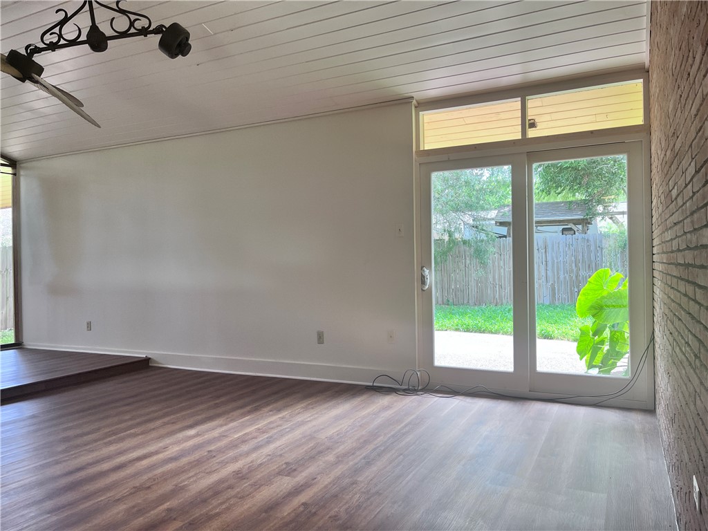 114 E Janin Cir Property Photo 5