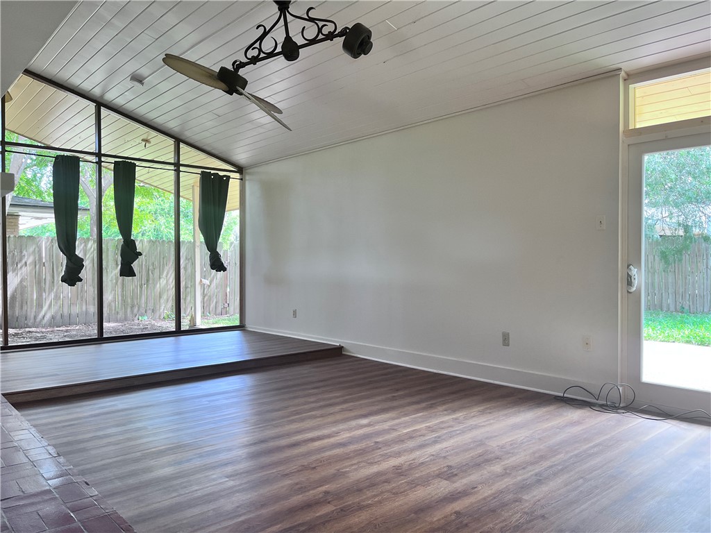114 E Janin Cir Property Photo 6