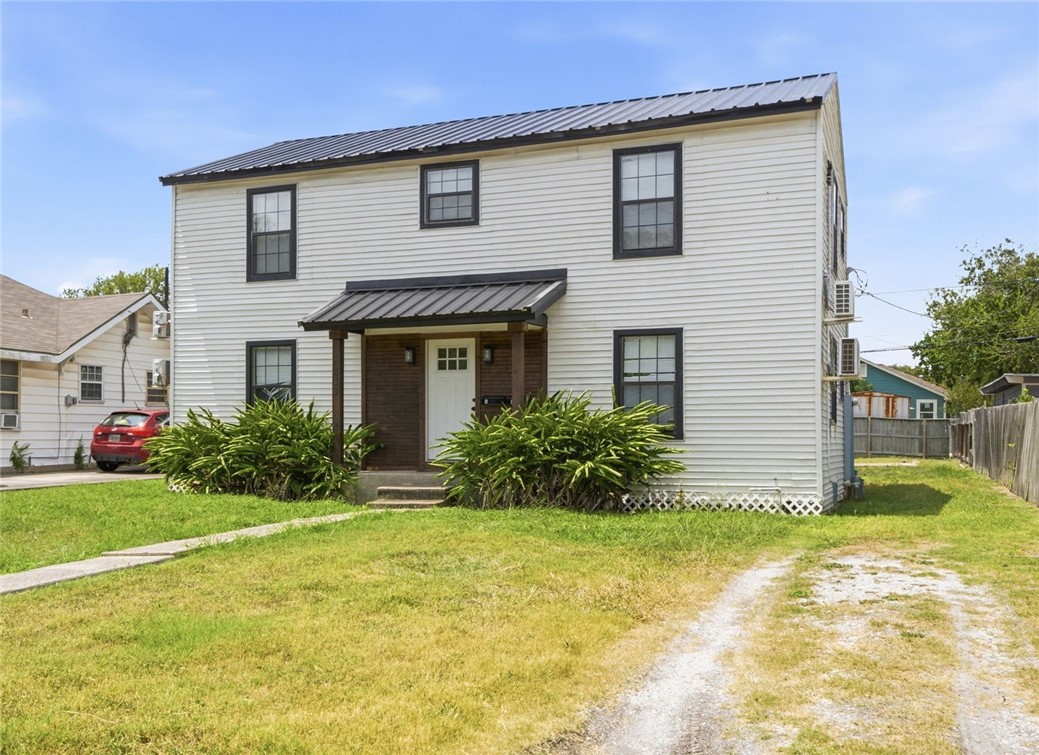 2833 Lawnview St Property Photo 1