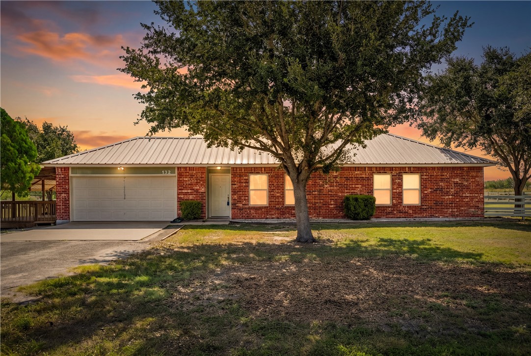152 Clearwater Crossing Property Photo 1