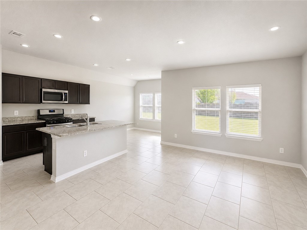 3922 Jayden Dr Property Photo 2
