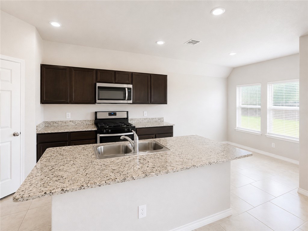 3922 Jayden Dr Property Photo 4